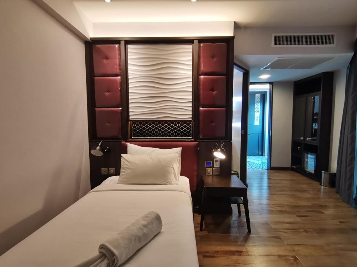 Hotel Holatel Phitsanulok Exterior foto